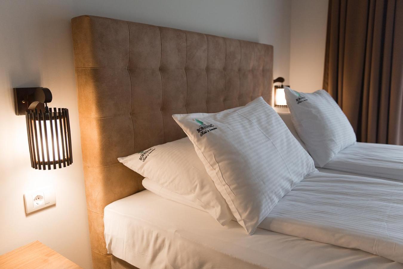 Hotel Borkovac Рума Екстериор снимка