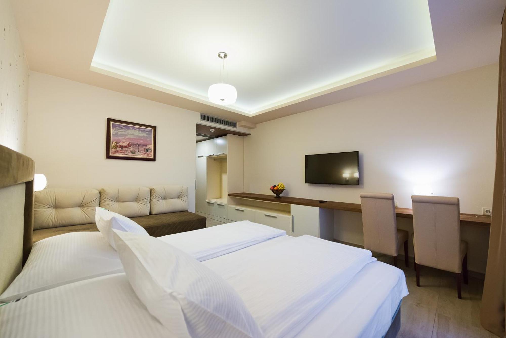 Hotel Borkovac Рума Екстериор снимка