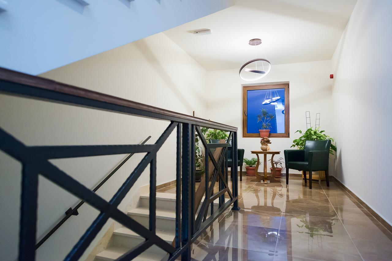 Hotel Borkovac Рума Екстериор снимка