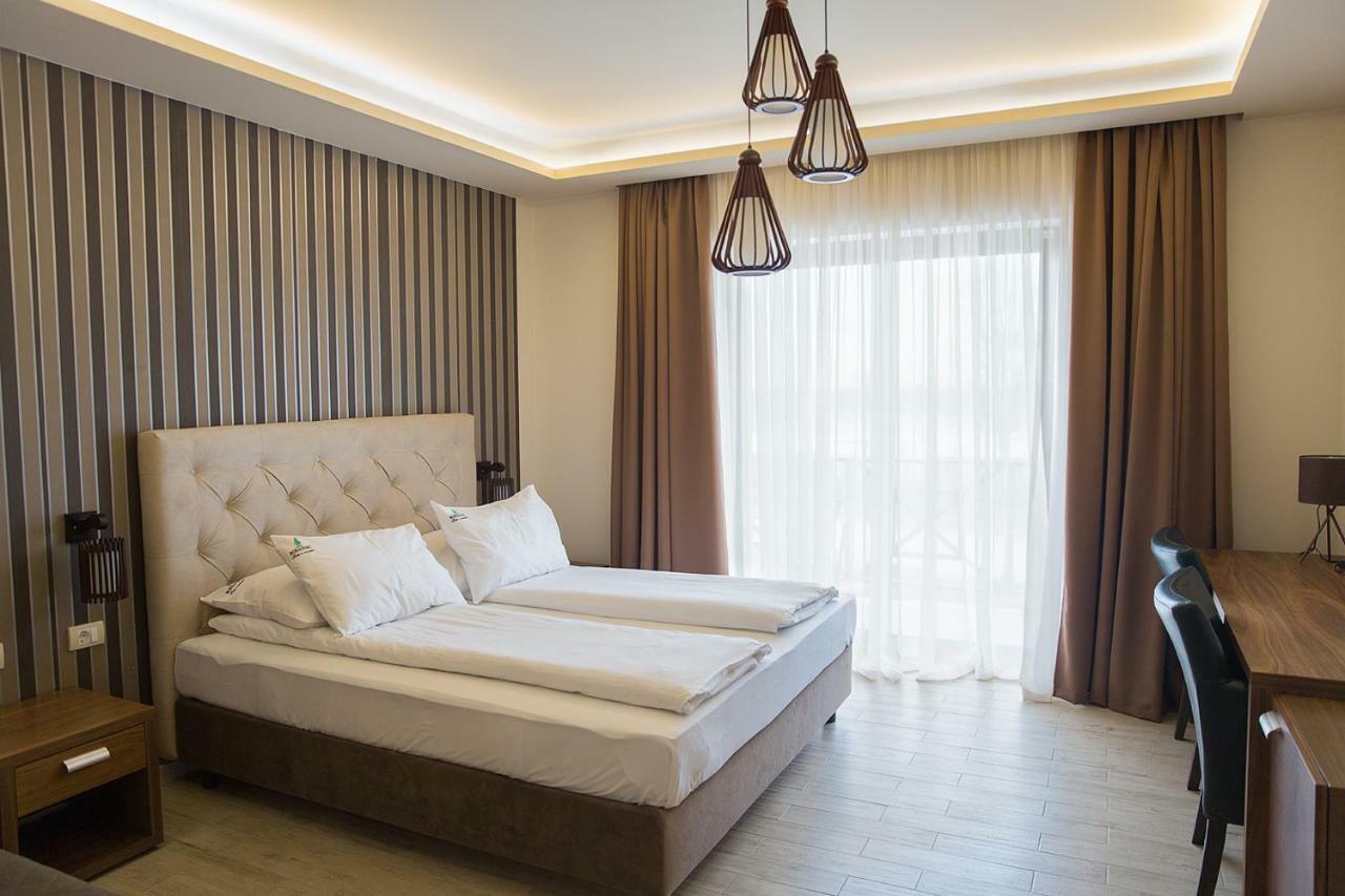 Hotel Borkovac Рума Екстериор снимка