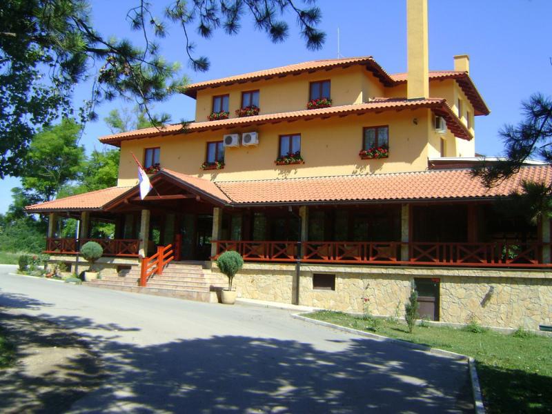 Hotel Borkovac Рума Екстериор снимка