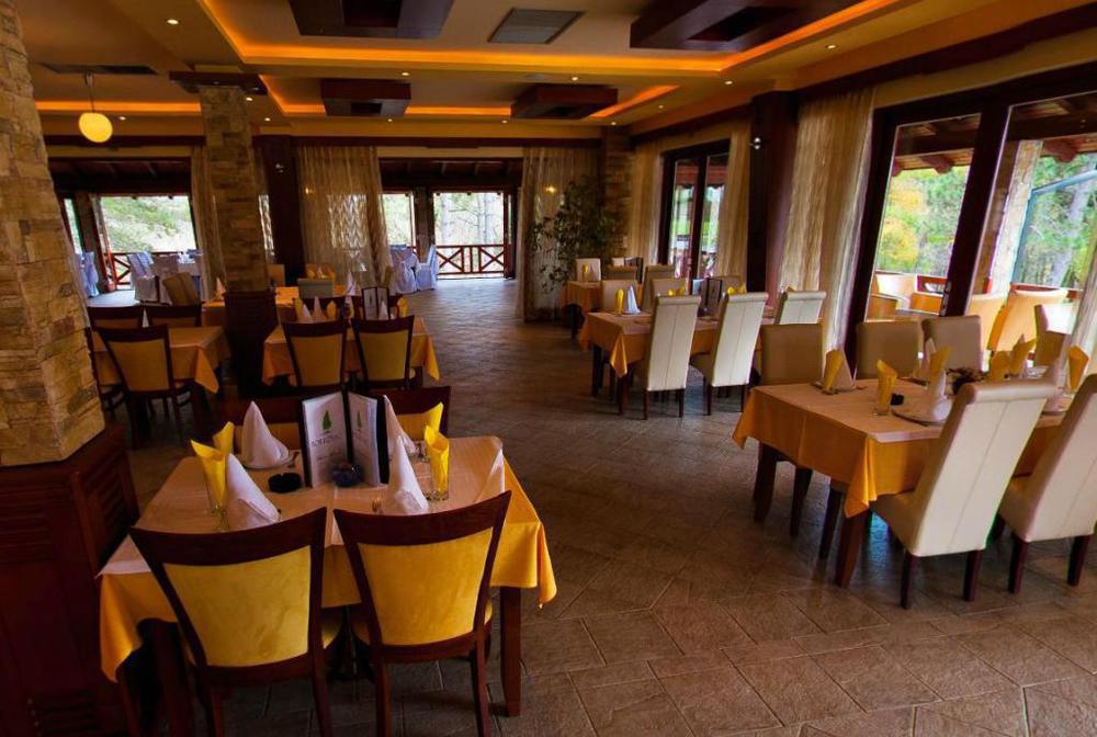 Hotel Borkovac Рума Ресторант снимка